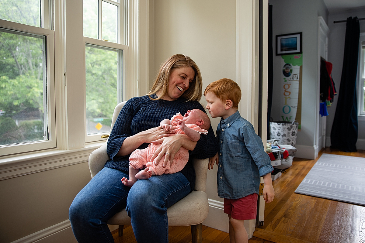 mother with kids by wellesley newborn photographer